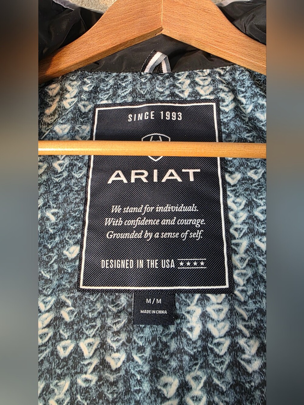 Ariat Ashley Fitted Quilted Insulated Vest Black Barn Chores Equestrian Womens M - Picture 7 of 8